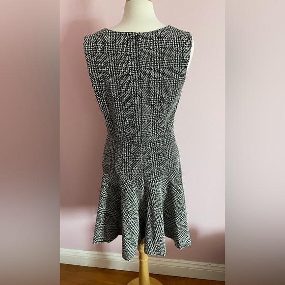 Eliza J Black and White Textured Midi Dress - Picture 4 of 6